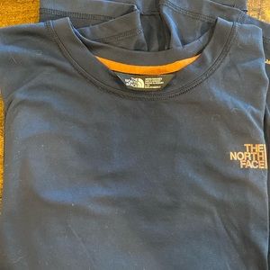 The North Face Flashdry Men’s L navy blue tee. Good condition